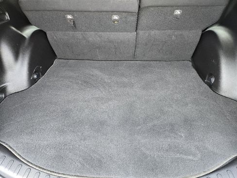 Used 2017 Toyota RAV4 LE image 31