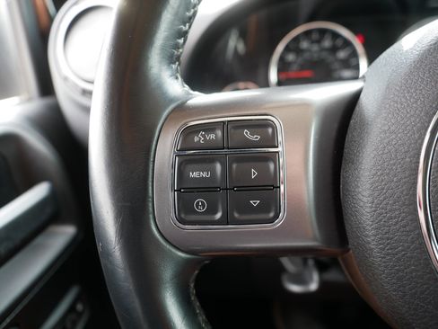 Used 2018 Jeep Wrangler Unlimited Sahara AWD/4WD image 28