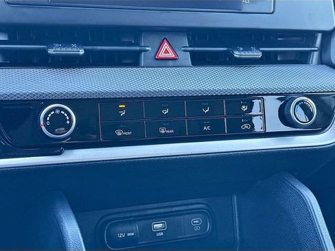 Used 2024 Kia Sportage LX image 15