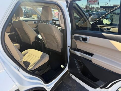 Used 2021 Ford Explorer XLT RWD image 8