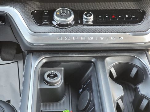 New 2027 Ford Expedition Platinum w/ Stealth Appearance Package RWD image 16