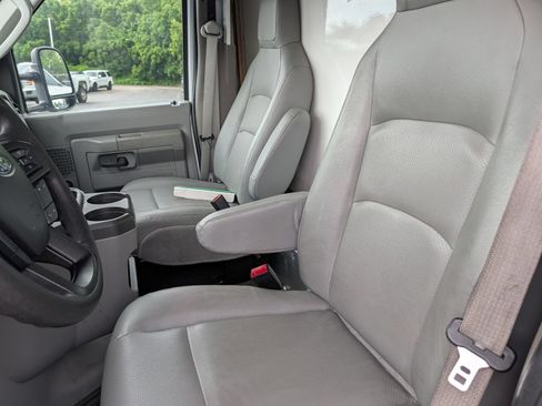 Used 2021 Ford E-450 and Econoline 450 Super Duty RWD image 11