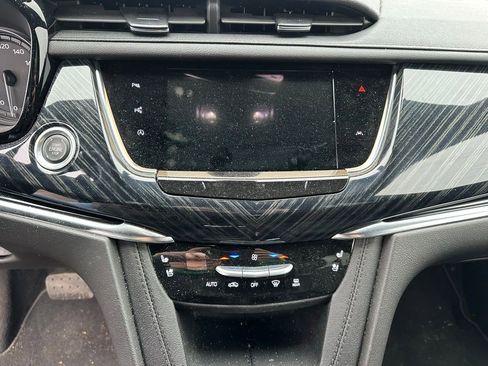 Used 2023 Cadillac XT6 Premium Luxury w/ Technology Package image 9