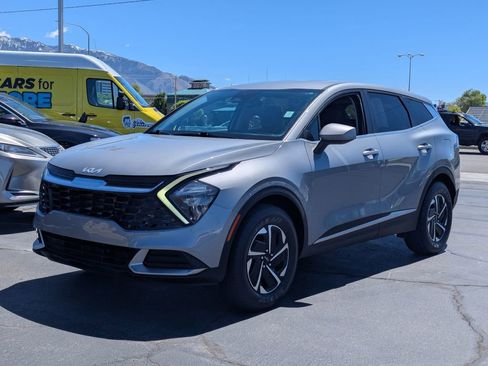 Used 2023 Kia Sportage LX AWD/4WD image 9