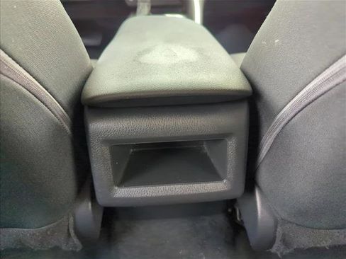 Used 2022 Toyota Camry LE image 19