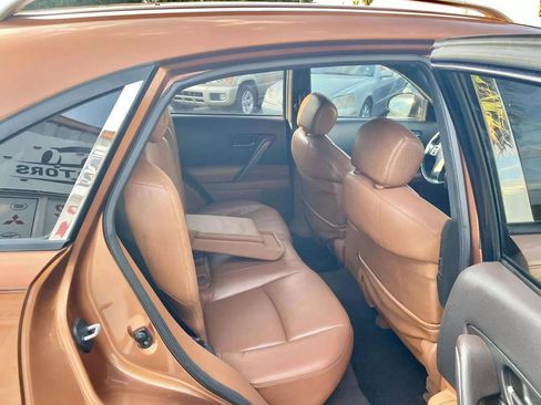 Used 2005 INFINITI FX35 2WD w/ (U01) Technology Pkg image 12