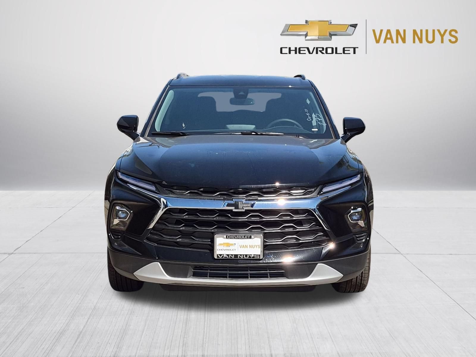 New 2026 Chevrolet Blazer LT w/ Convenience Package FWD image 2
