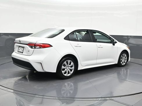 Used 2023 Toyota Corolla LE FWD image 5