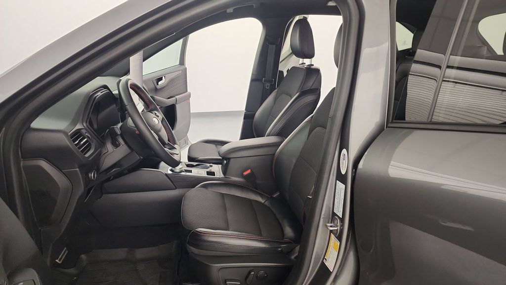 Used 2023 Ford Escape ST-Line w/ Tech Pack #1 AWD/4WD image 15