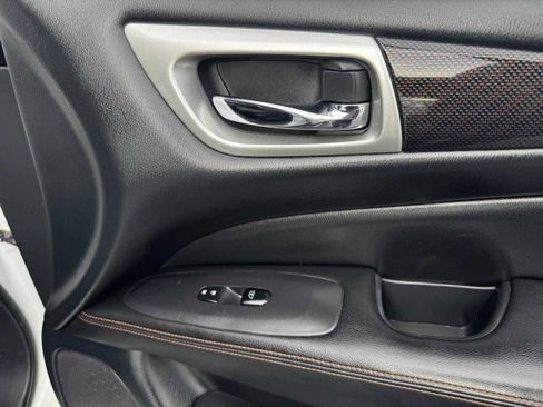 Used 2020 Nissan Pathfinder SL image 67