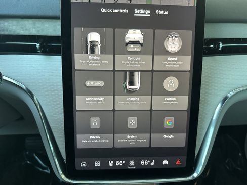 Used 2025 Volvo EX90 Plus image 24