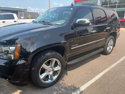 Used 2014 Chevrolet Tahoe LTZ AWD/4WD image 4