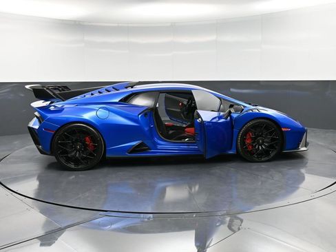 Used 2024 Lamborghini Huracan STO image 38