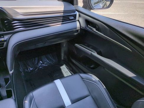 Used 2025 Toyota Camry SE FWD image 16