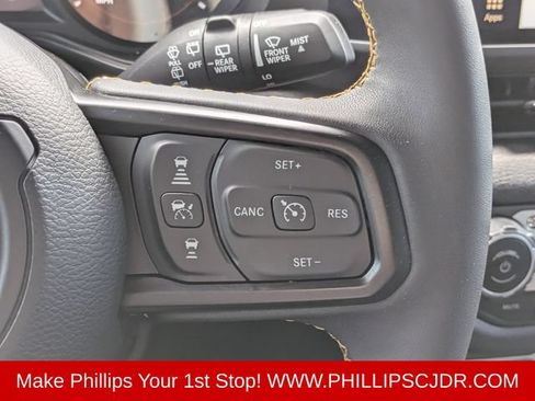 Used 2024 Jeep Wrangler Unlimited Sport AWD/4WD image 25