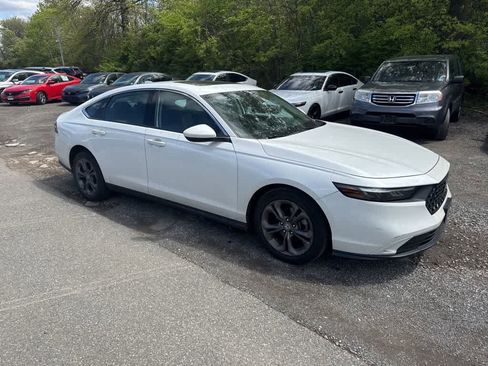 Used 2023 Honda Accord EX image 16