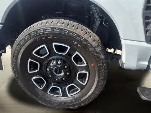 Used 2025 Ford F250 Platinum AWD/4WD image 35