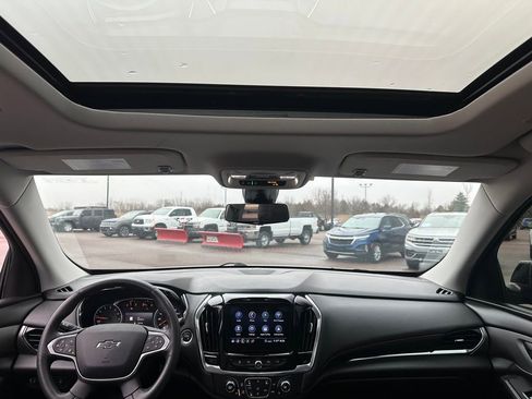Used 2021 Chevrolet Traverse RS image 27