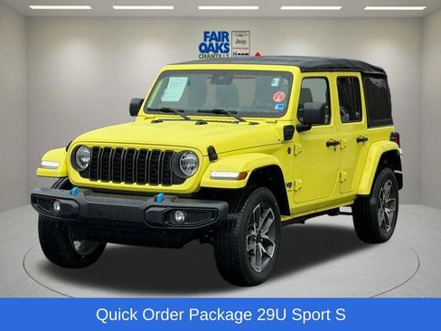 Used 2024 Jeep Wrangler Unlimited w/ Convenience Group AWD/4WD image 3