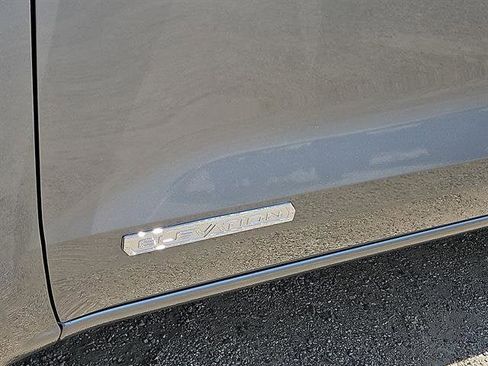 New 2026 GMC Canyon Elevation w/ Convenience Package image 9