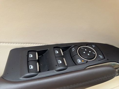 Used 2016 Lincoln MKC Select w/ Select Plus Package FWD image 25