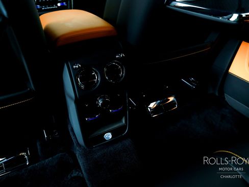 Used 2026 Rolls-Royce Cullinan Black Badge image 21