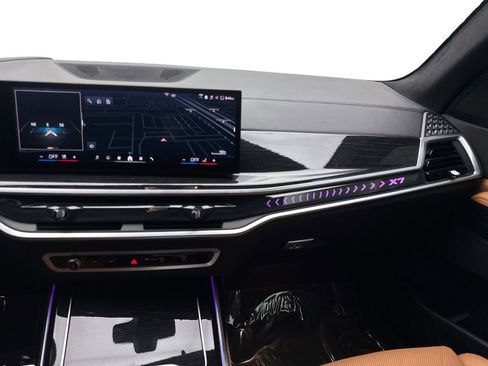 Used 2024 BMW X7 xDrive40i w/ M Sport Package image 59