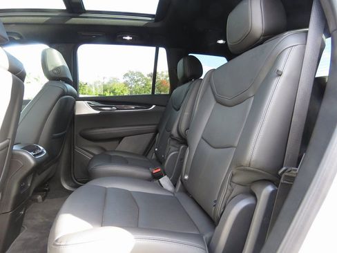 Used 2022 Cadillac XT6 Premium Luxury image 21