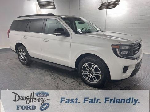 New 2026 Ford Expedition Active image 3