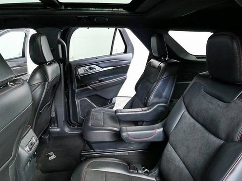 Used 2025 Ford Explorer ST AWD/4WD image 22