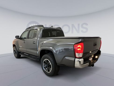 Used 2016 Toyota Tacoma SR5 w/ Towing Package RWD image 7