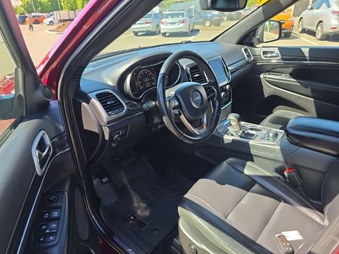 Used 2019 Jeep Grand Cherokee Limited AWD/4WD image 13