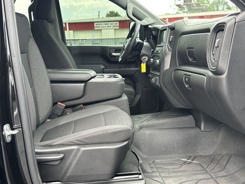 Used 2022 Chevrolet Silverado 2500 Custom w/ Custom Value Package AWD/4WD image 12