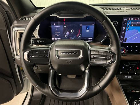 Certified 2024 GMC Canyon Denali AWD/4WD image 19