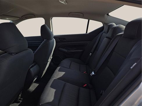 Used 2024 Nissan Altima 2.5 SV image 9