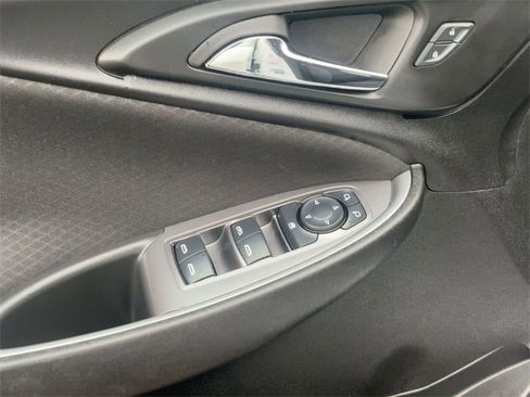 Used 2024 Chevrolet Malibu LT image 15