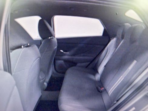Used 2022 Hyundai Elantra SEL w/ Convenience Package FWD image 7