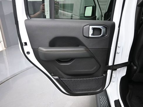 New 2026 Jeep Gladiator Sport AWD/4WD image 14