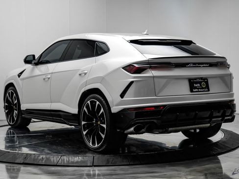 Used 2022 Lamborghini Urus image 10