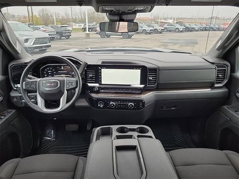 Used 2024 GMC Sierra 1500 Elevation image 8
