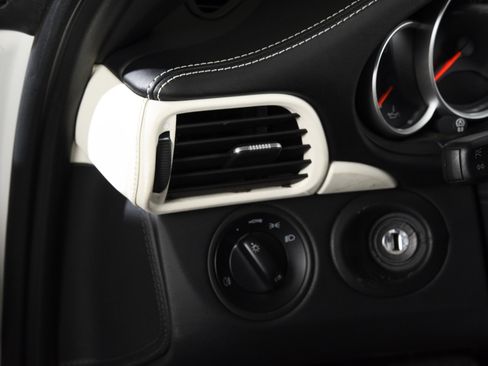 Used 2011 Porsche 911 Speedster RWD image 17