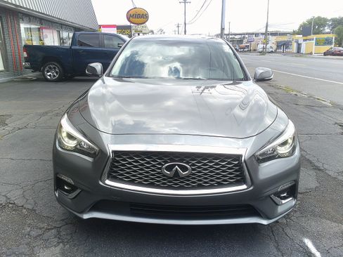 Used 2019 INFINITI Q50 Luxe w/ Essential Package (3.0T Luxe) AWD/4WD image 3