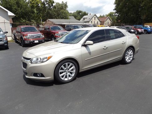 Used 2015 Chevrolet Malibu LT FWD image 1