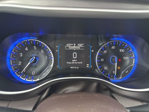 Certified 2017 Chrysler Pacifica Touring-L image 7