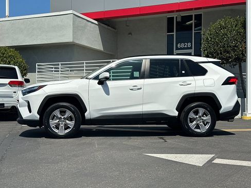 Used 2025 Toyota RAV4 XLE FWD image 2