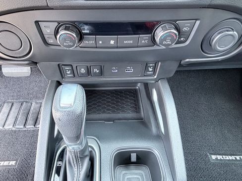 Used 2023 Nissan Frontier SV w/ SV Convenience Package RWD image 18