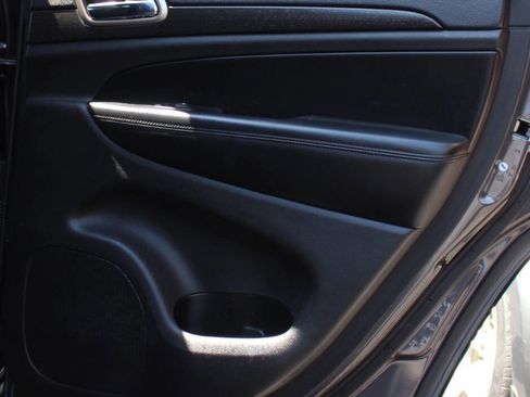 Used 2015 Jeep Grand Cherokee Laredo w/ Quick Order Package 23E image 12