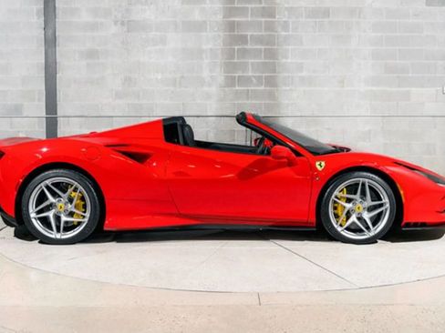 Used 2023 Ferrari F8 Tributo RWD image 3