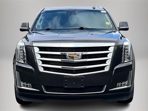 Certified 2020 Cadillac Escalade Luxury image 4