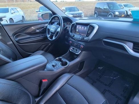 Used 2024 GMC Terrain SLT image 38
